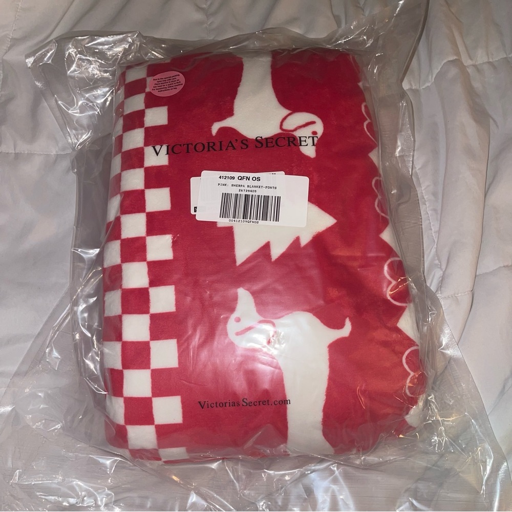 BRAND NEW VS PINK Red Pepper Fair Aisle Holiday Blanket